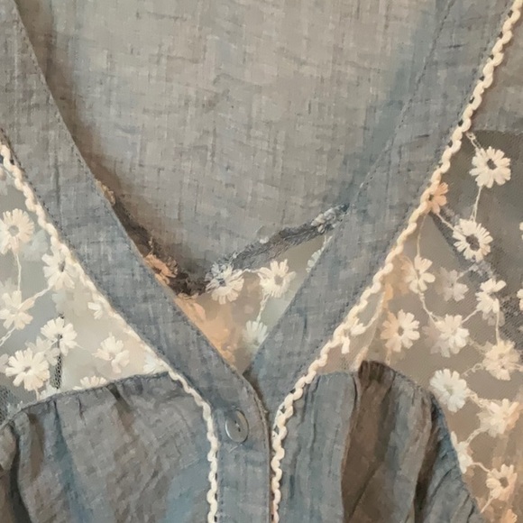 Button-up chambray blouse - Picture 3 of 5